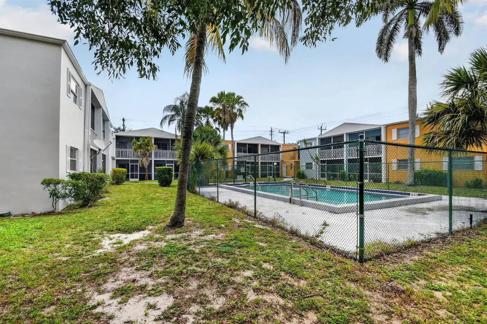 1505 Crescent Circle # B24, Lake Park FL 33403 photo 4