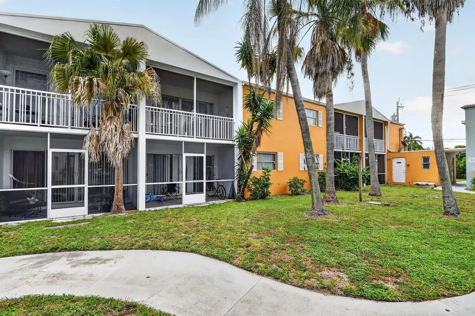 1505 Crescent Circle # B24, Lake Park FL 33403 photo 5