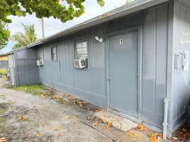 714 S H Street, FL 33460 photo 3
