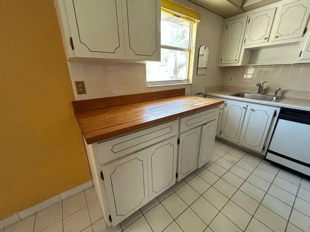 137 Saxony C Terrace, Delray Beach FL 33446 photo 2