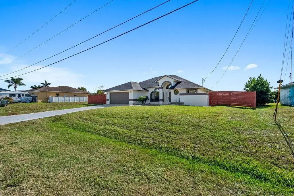 434 SW Jeanne Avenue, Port St. Lucie FL 34953 photo 3