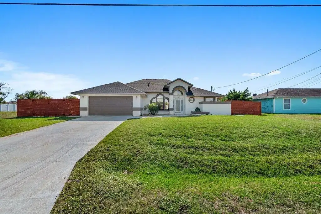 434 SW Jeanne Avenue, Port St. Lucie FL 34953 photo 5