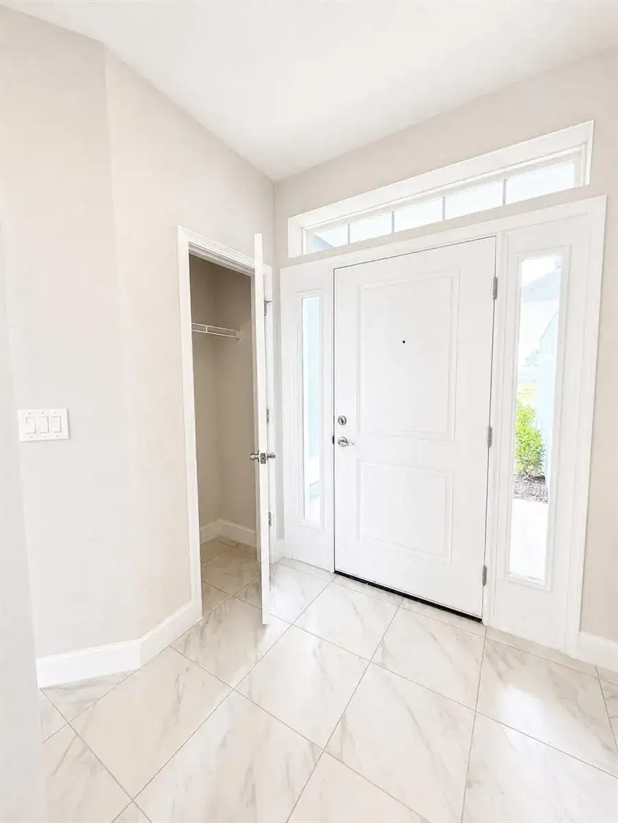 2801 SW East Louise Circle, FL 34953 photo 3