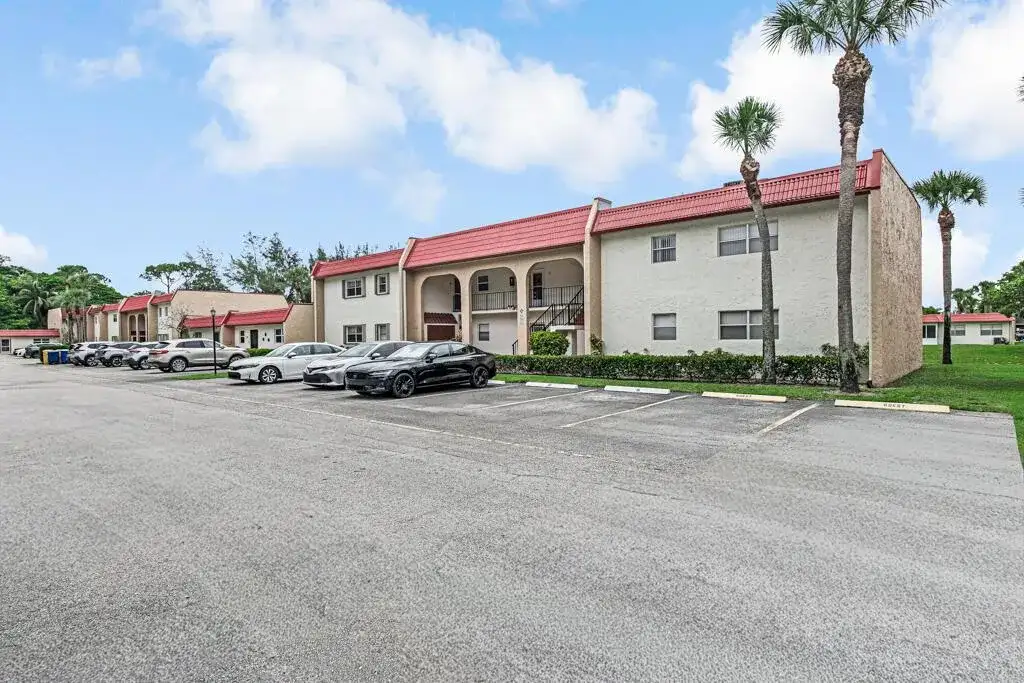 216 Lake Dora Drive, West Palm Beach FL 33411 photo 2