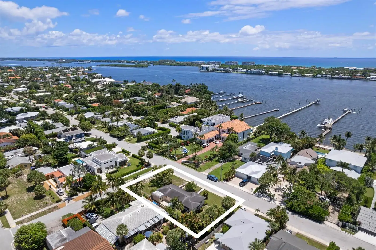 1725 N Lakeside Drive, FL 33460 photo 4