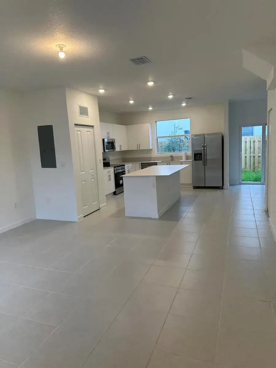 1154 SE 2 Street, Florida City FL 33034 photo 3