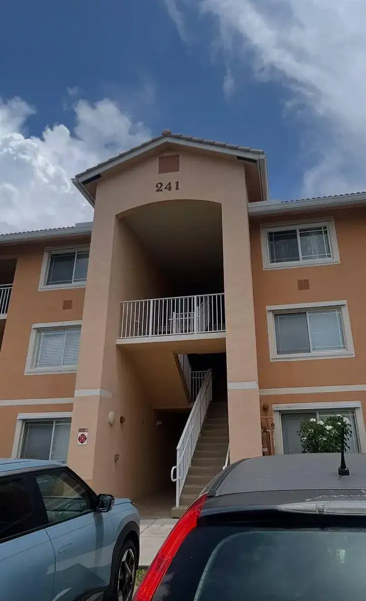 241 SW Palm Drive # 106, Port St. Lucie FL 34986 photo 2