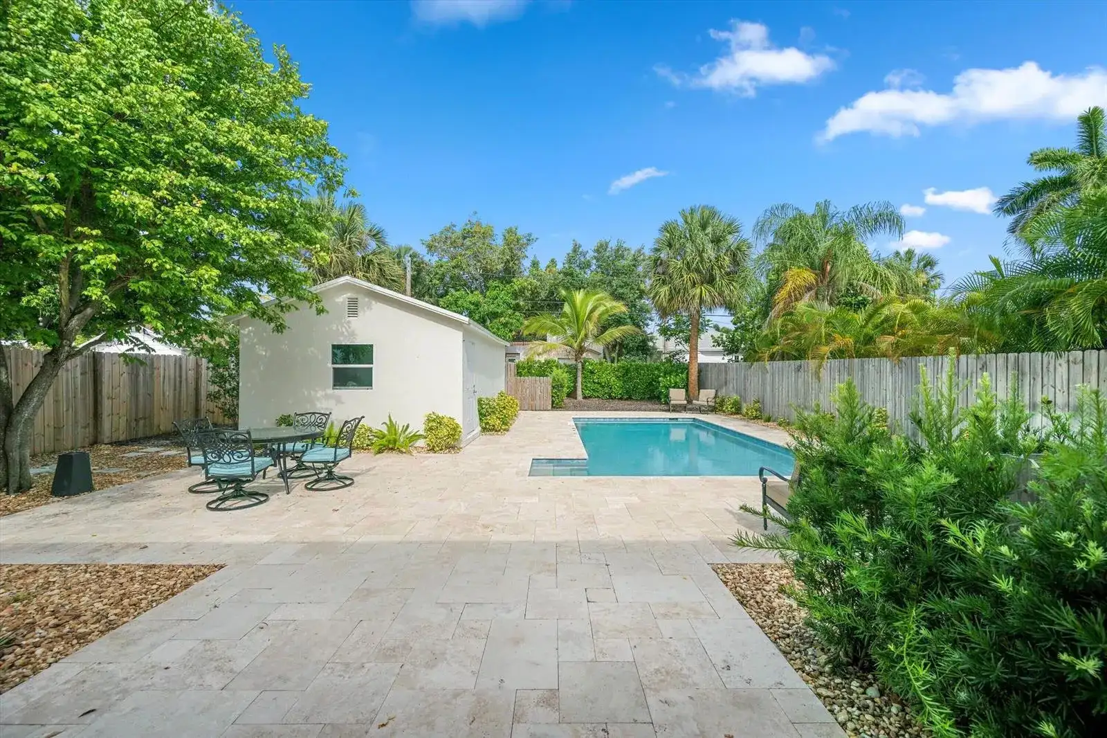 611 N Palmway, FL 33460 photo 2