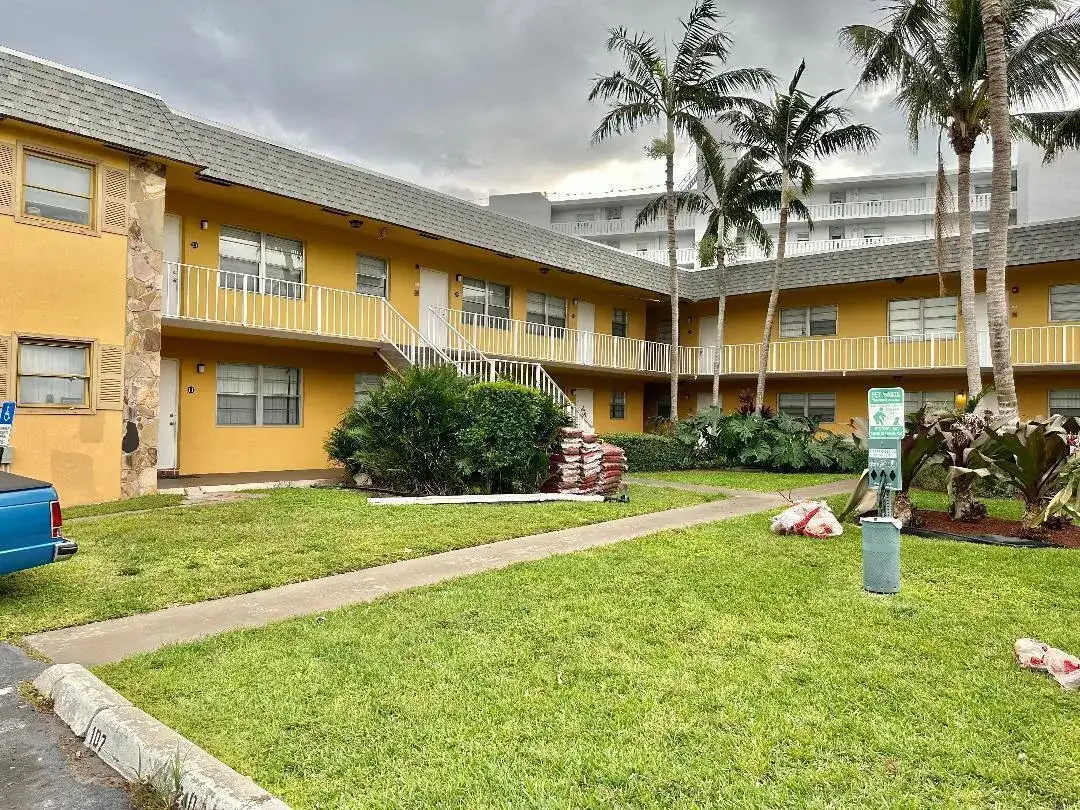 240 Croton Avenue # 110, Lantana FL 33462 photo 2
