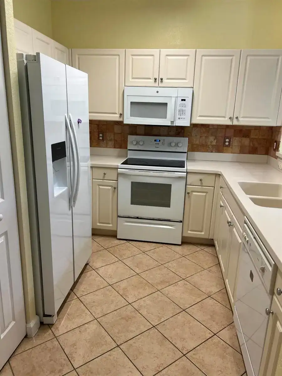 4113 Napoli Lake Drive, Riviera Beach FL 33410 photo 2