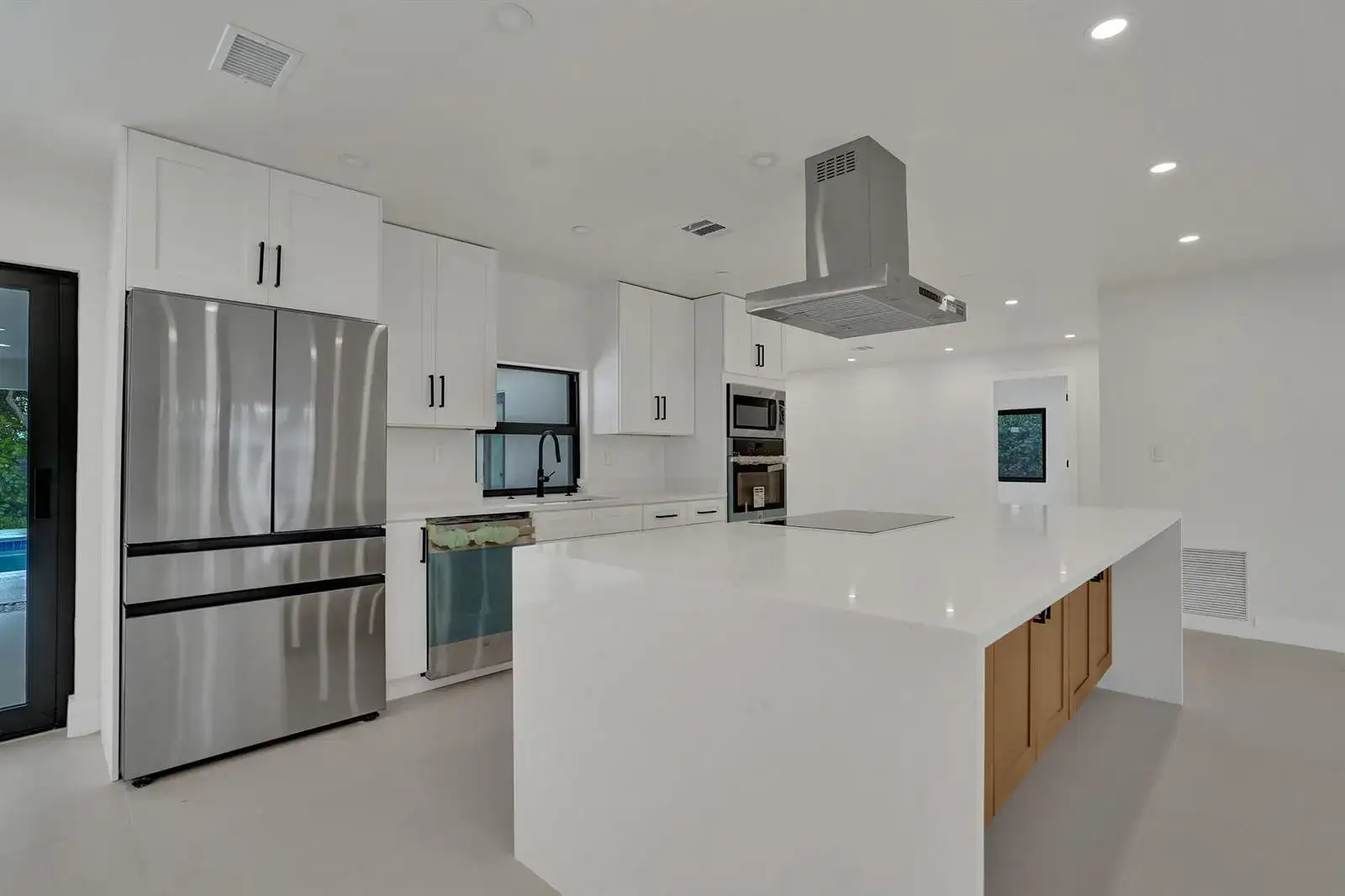 5561 NE 26th Avenue, Fort Lauderdale FL 33308 photo 4