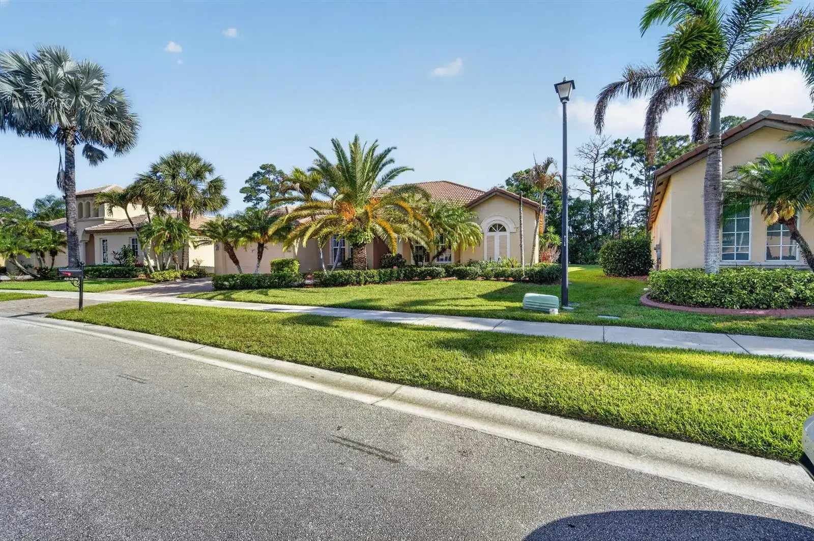 854 SW St Tropez Court, Port St. Lucie FL 34986 photo 4