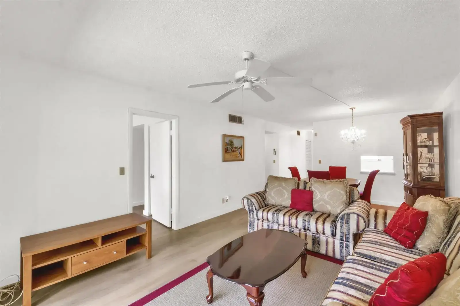301 Cambridge Road # 202, Hollywood FL 33024 photo 2