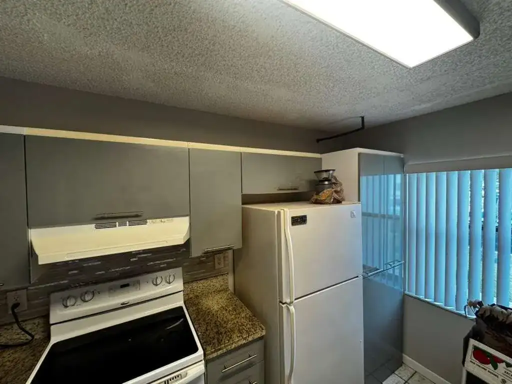 11318 Taft Street, Pembroke Pines FL 33026 photo 4