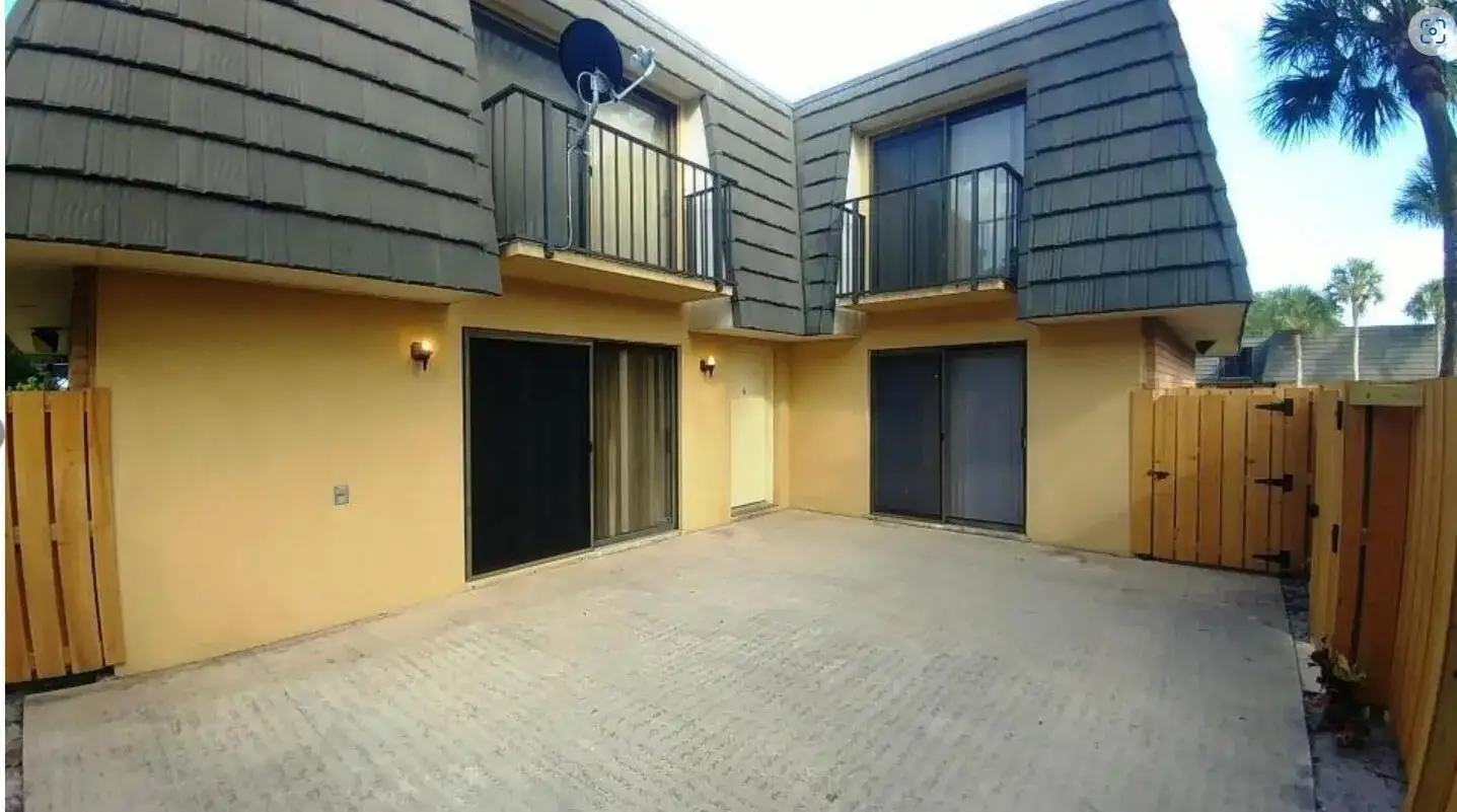 221 2nd Way, West Palm Beach FL 33407 photo 2
