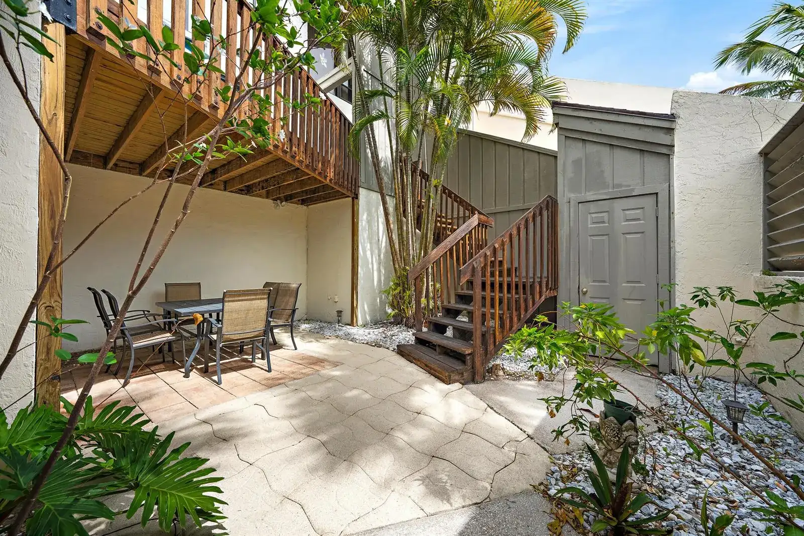 1605 U.s. 1 # 13g, Jupiter FL 33477 photo 4