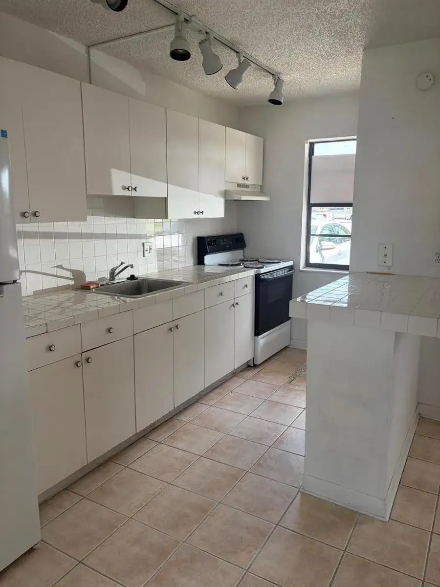 1021 SE Monterey Road # 17, Stuart FL 34994 photo 2