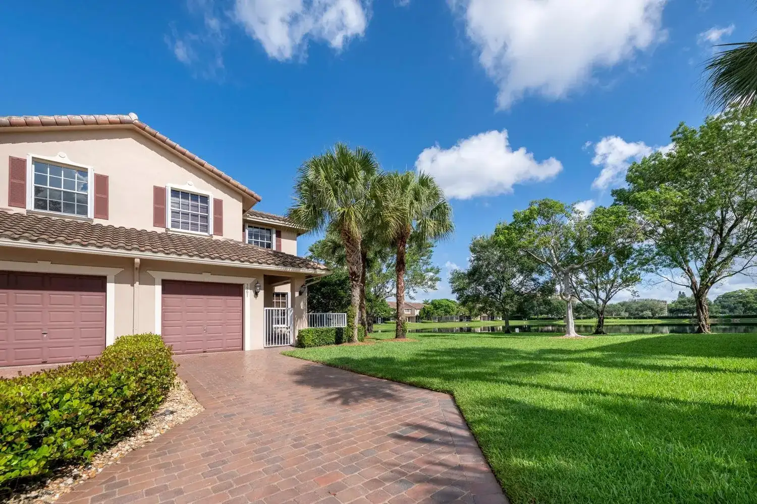 3501 Lakeside Drive, Davie FL 33328 photo 2