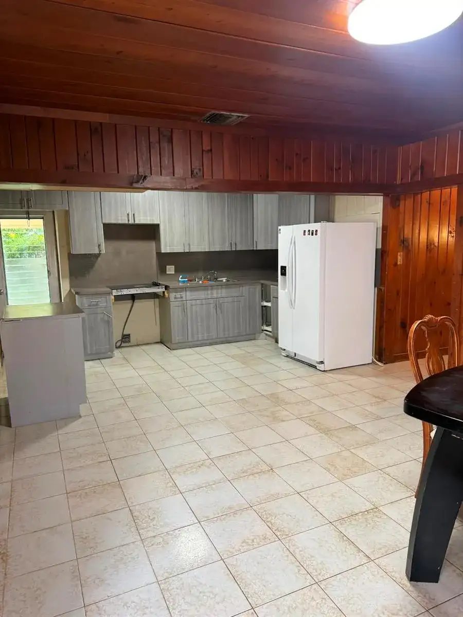 1017 W Lakewood Road, West Palm Beach FL 33405 photo 4
