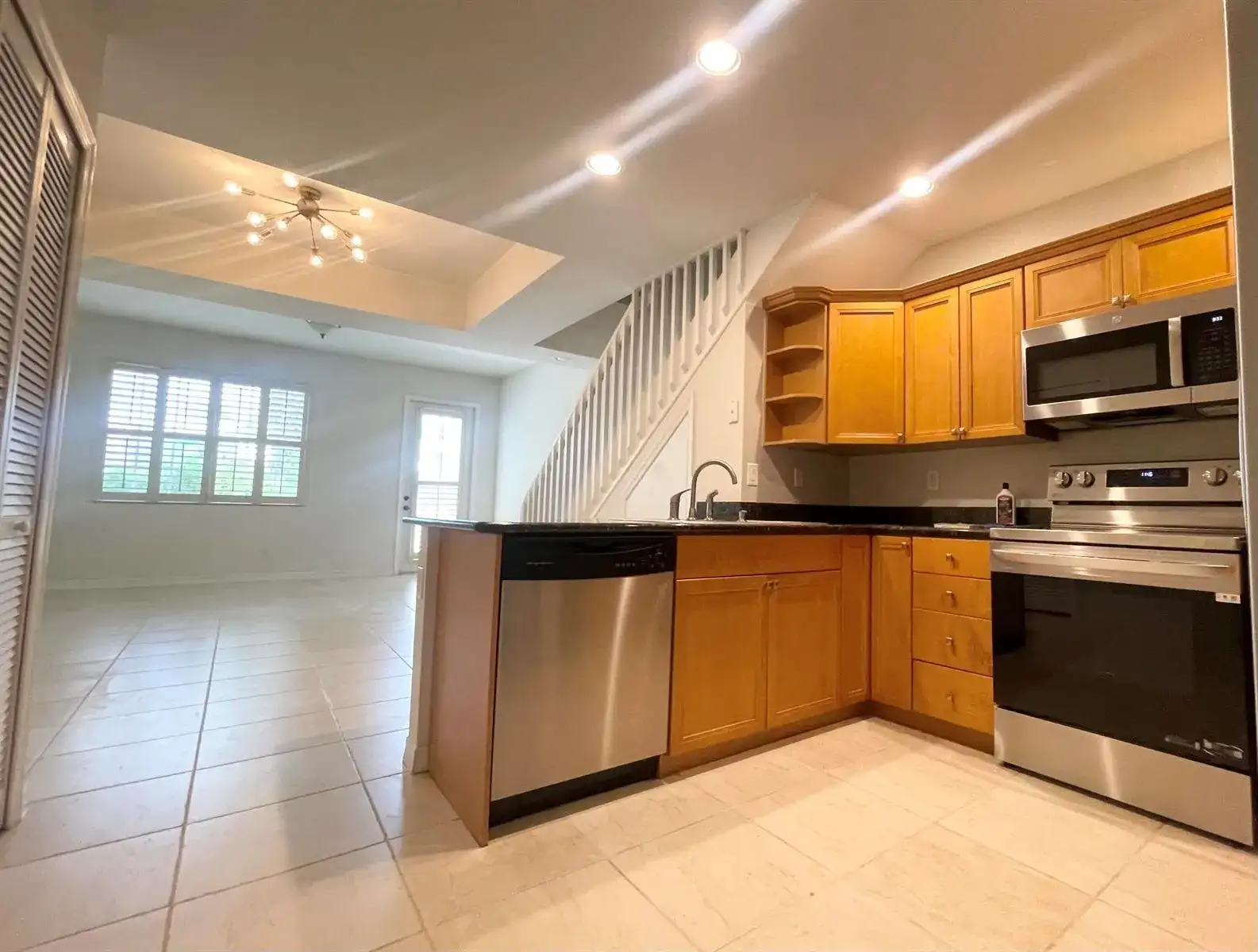 902 S Federal Highway # 6, FL 33460 photo 3