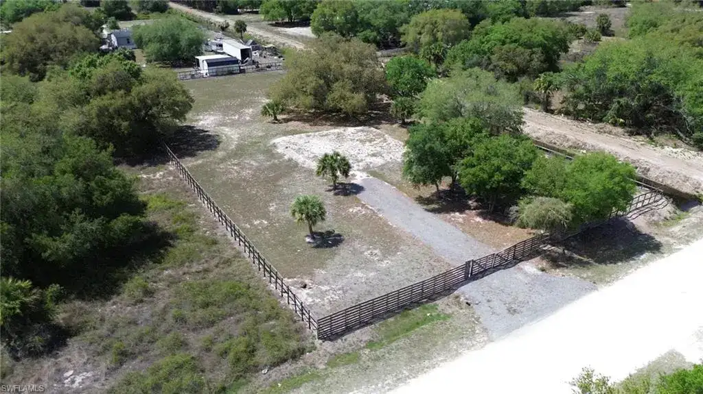 180 N Datil Street, Clewiston FL 33440 photo 4