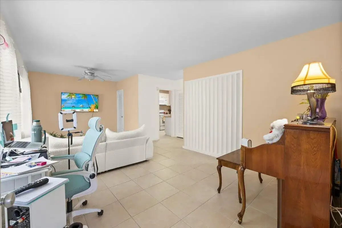 327 S Ocean Breeze # 1, Lake Worth FL 33460 photo 3