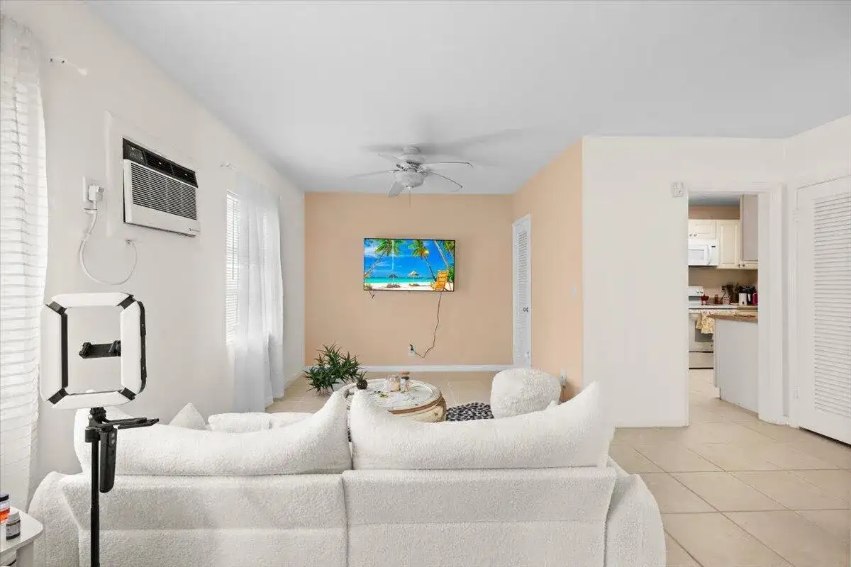 327 S Ocean Breeze # 1, Lake Worth FL 33460 photo 4