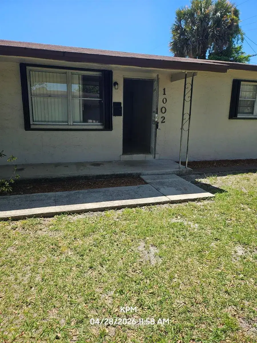 1016 Mcintosh Street, West Palm Beach FL 33405 photo 2