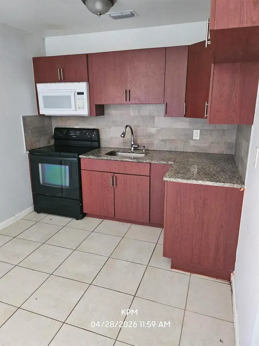 1016 Mcintosh Street, West Palm Beach FL 33405 photo 5