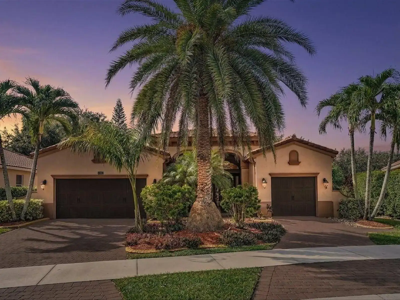3445 NW 87th Avenue, Hollywood FL 33024 photo 2
