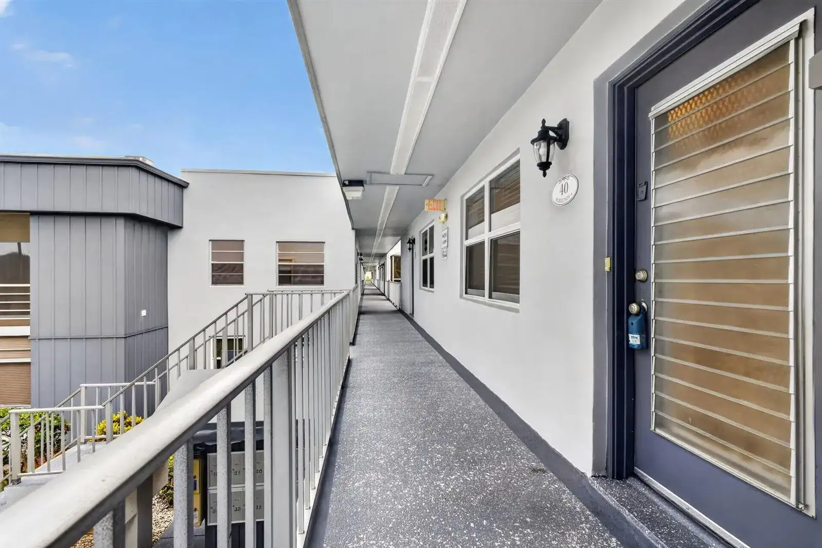 40 Burgundy A, Delray Beach FL 33484 photo 2