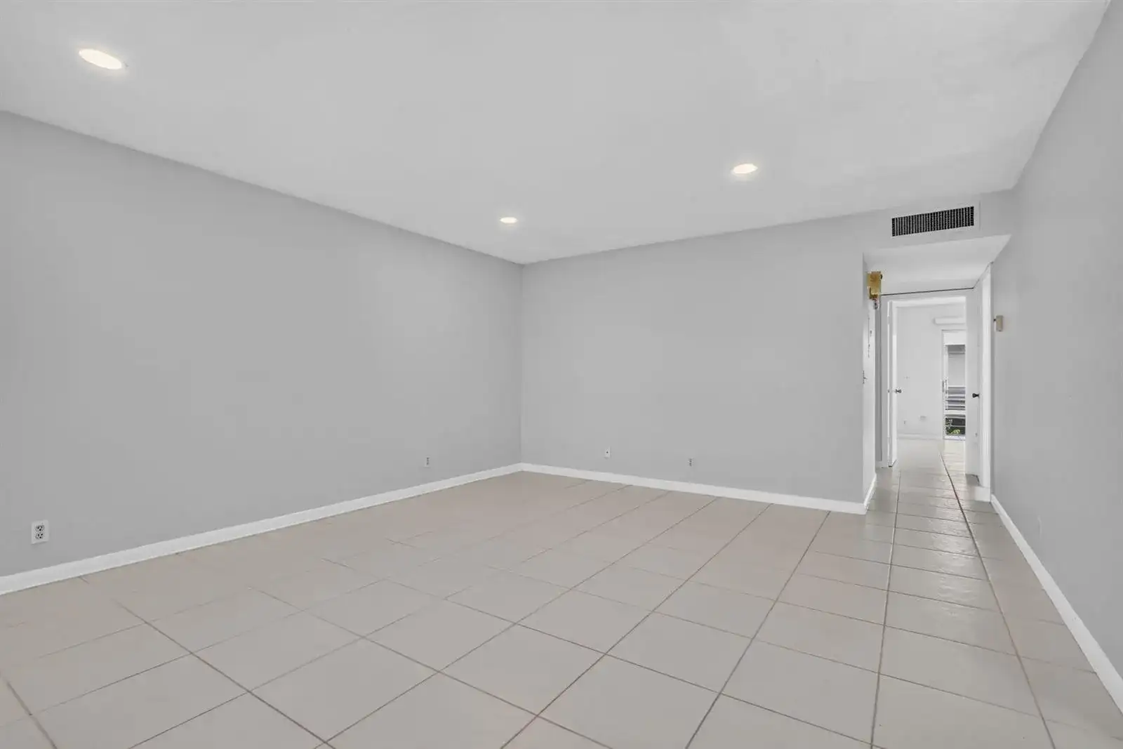 40 Burgundy A, Delray Beach FL 33484 photo 5