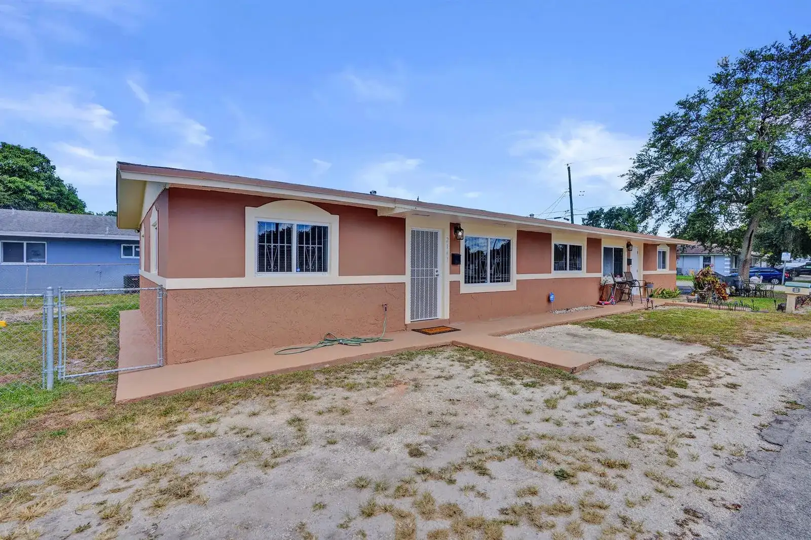 2147 NW 100th Street, Miami FL 33147 photo 2