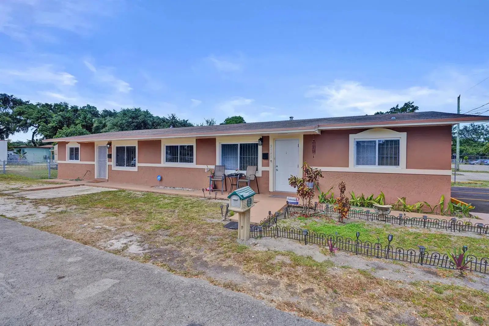 2147 NW 100th Street, Miami FL 33147 photo 3