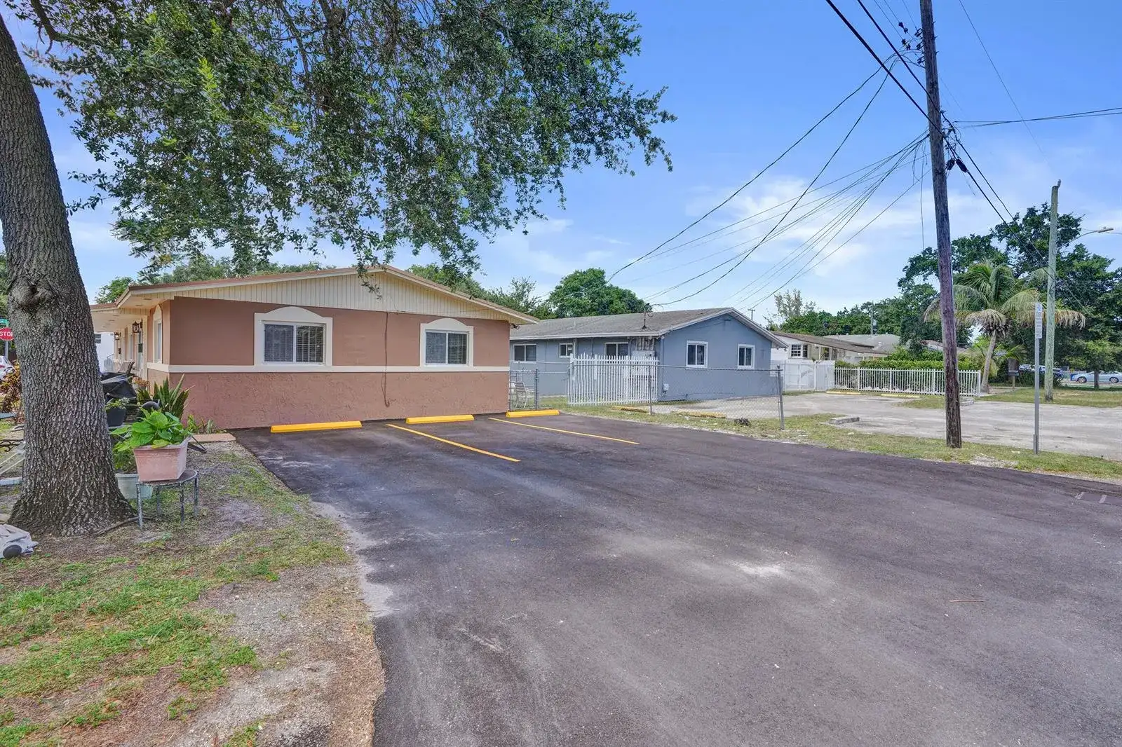 2147 NW 100th Street, Miami FL 33147 photo 4