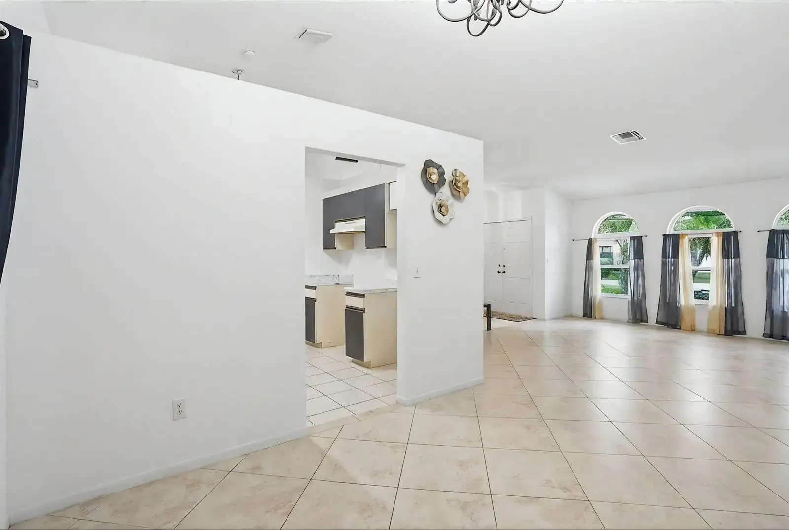 2171 NW 76th Avenue, Margate FL 33063 photo 4