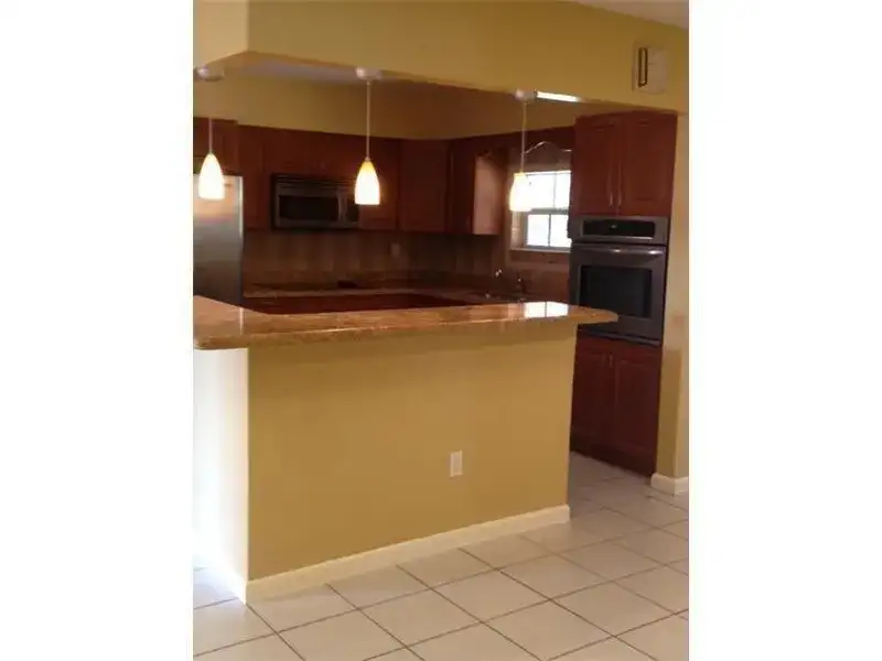 8841 NW 14th Street, Pembroke Pines FL 33024 photo 2