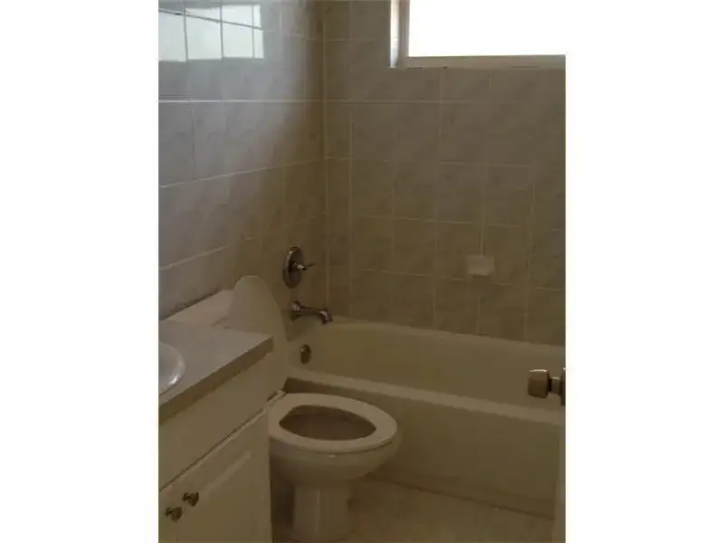 8841 NW 14th Street, Pembroke Pines FL 33024 photo 4