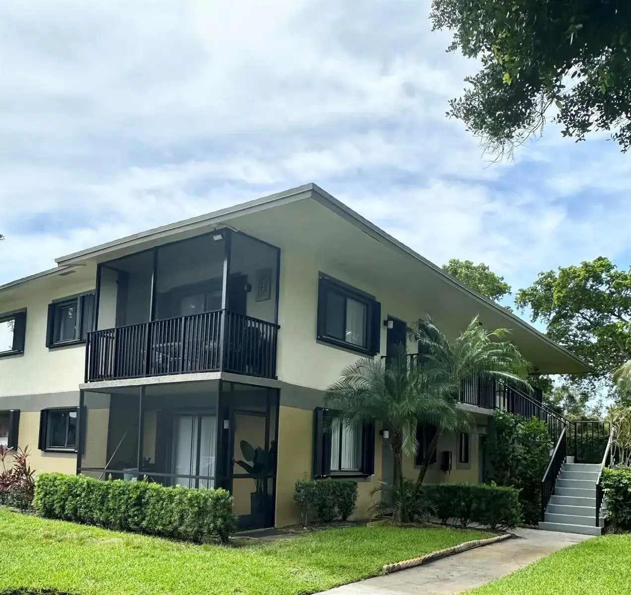 588 Trace Circle # 211, Deerfield Beach FL 33441 photo 2