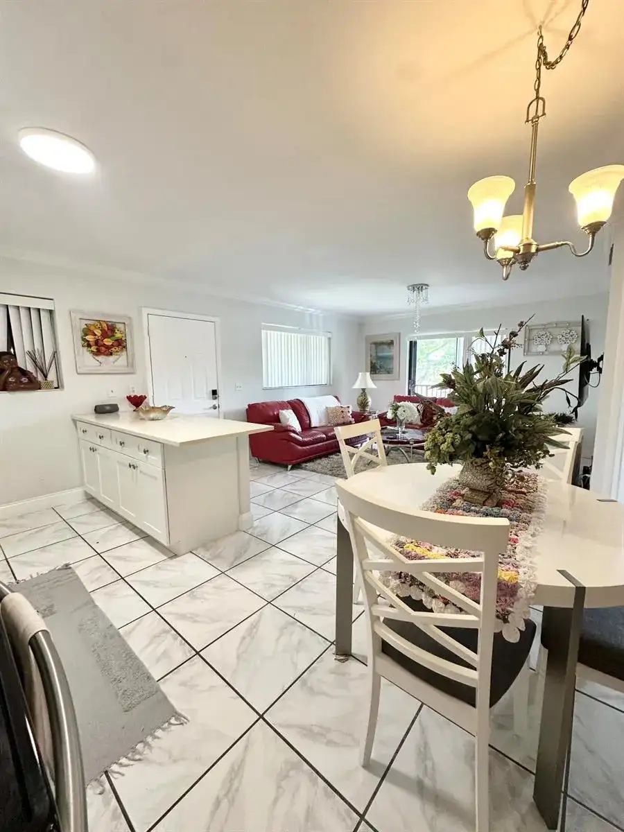 588 Trace Circle # 211, Deerfield Beach FL 33441 photo 4