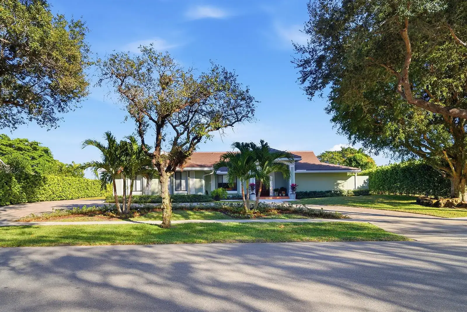 2308 Embassy Drive, West Palm Beach FL 33401 photo 3
