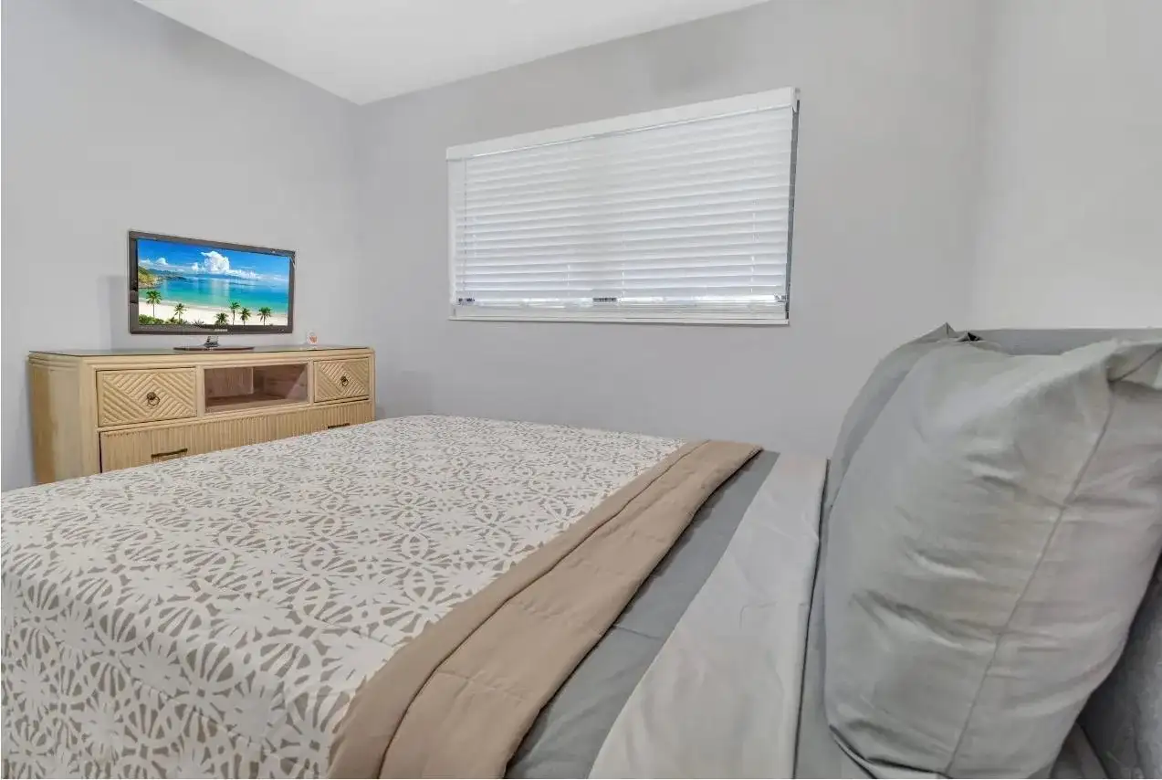 1304 SE 2nd Avenue, Deerfield Beach FL 33441 photo 4