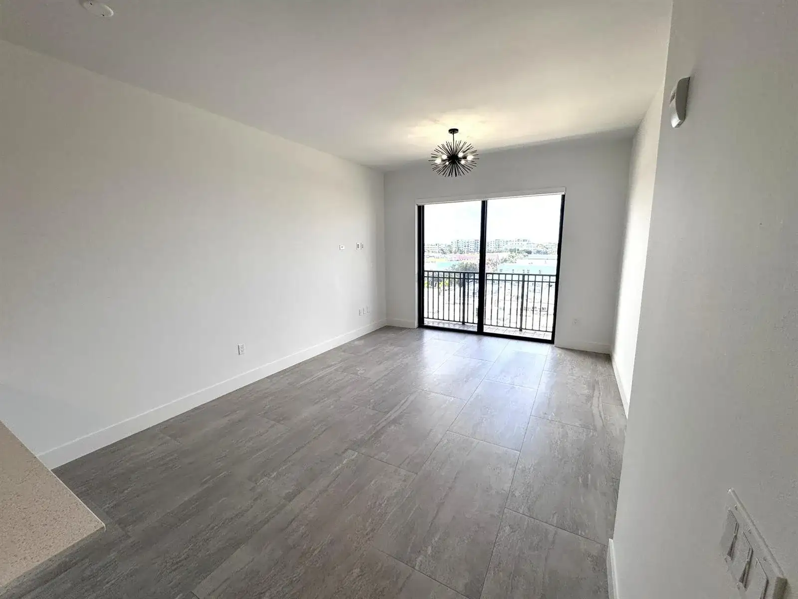 511 Lucerne Avenue # 611, FL 33460 photo 2