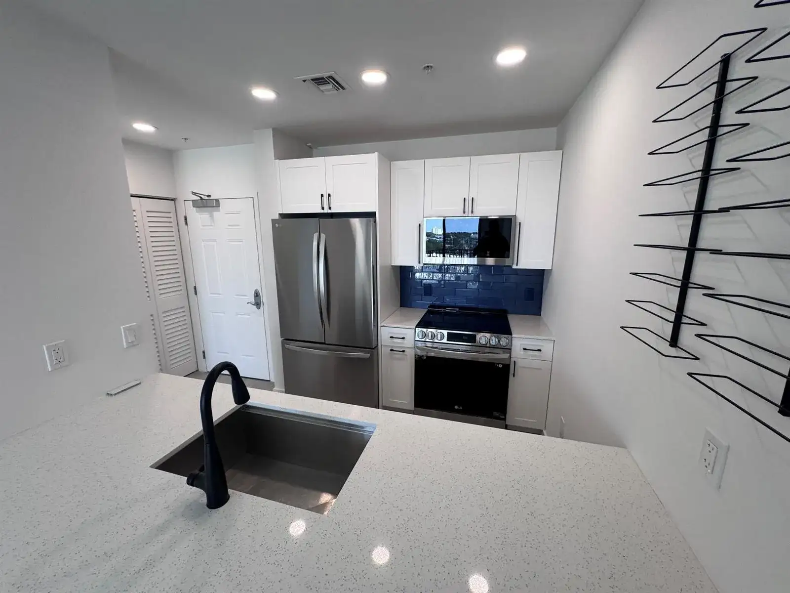 511 Lucerne Avenue # 611, FL 33460 photo 4