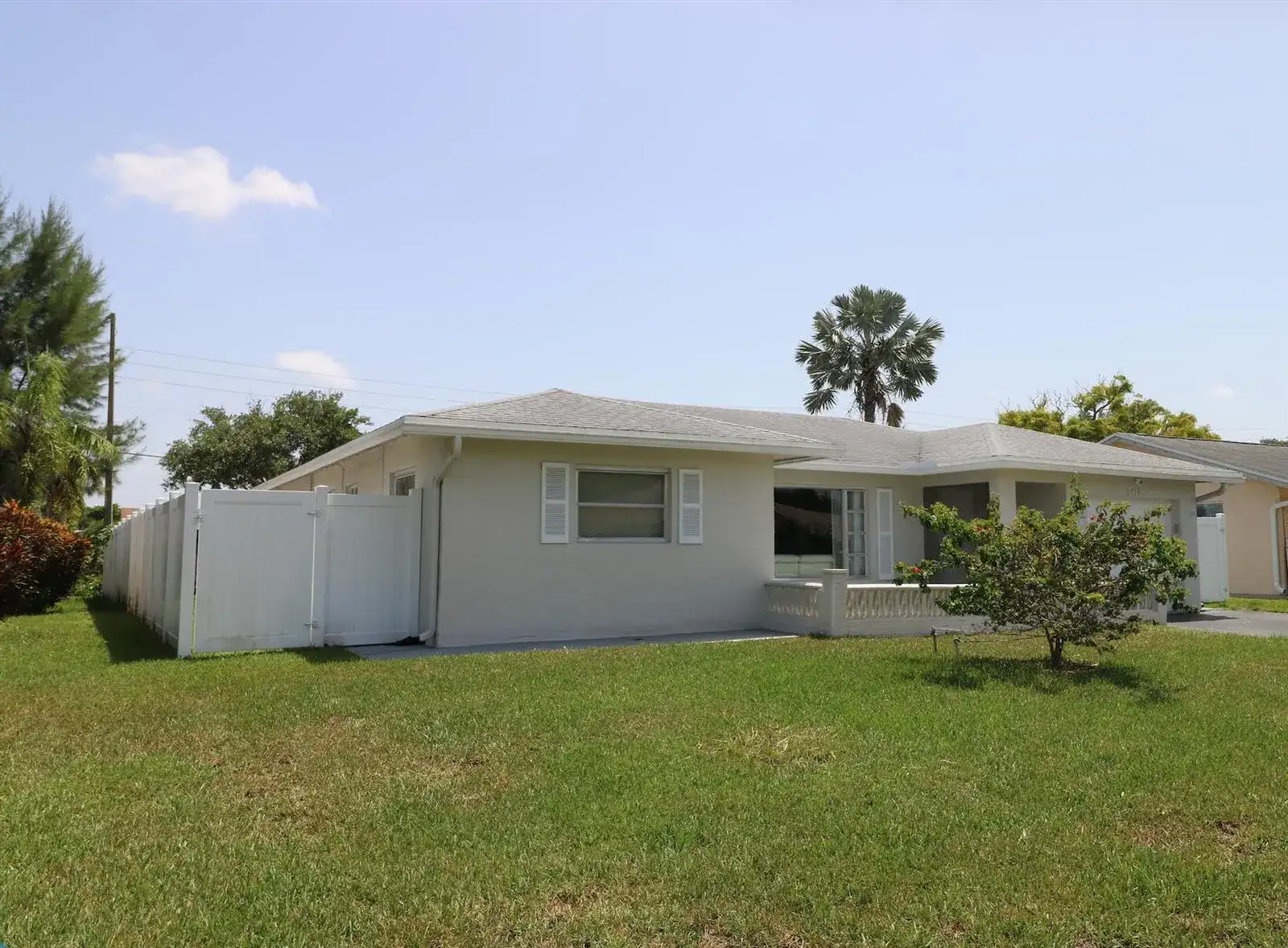 9410 NW 81st Court, Tamarac FL 33321 photo 3