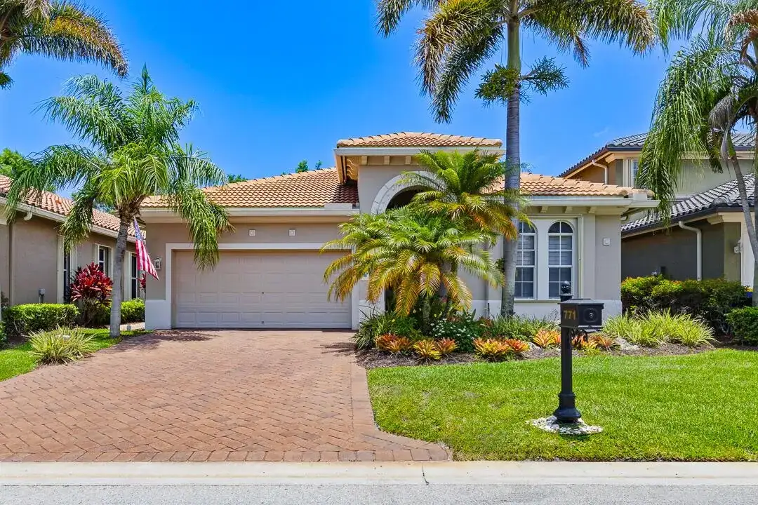 771 SW Pebble Lane, Palm City FL 34990 photo 3