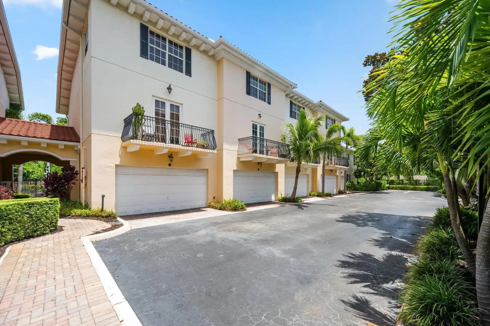 2502 N Dixie Highway # 52, FL 33460 photo 2