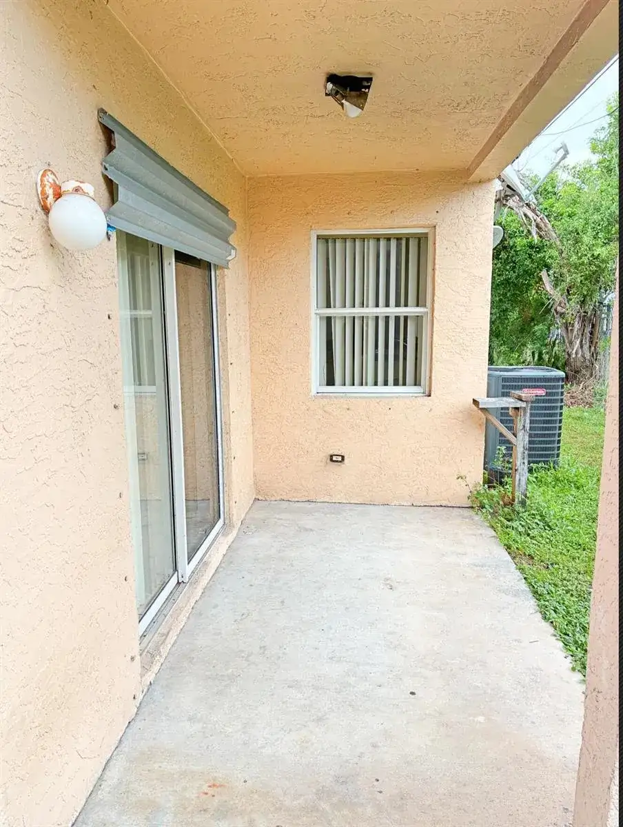 647 Latona Avenue, FL 33460 photo 3