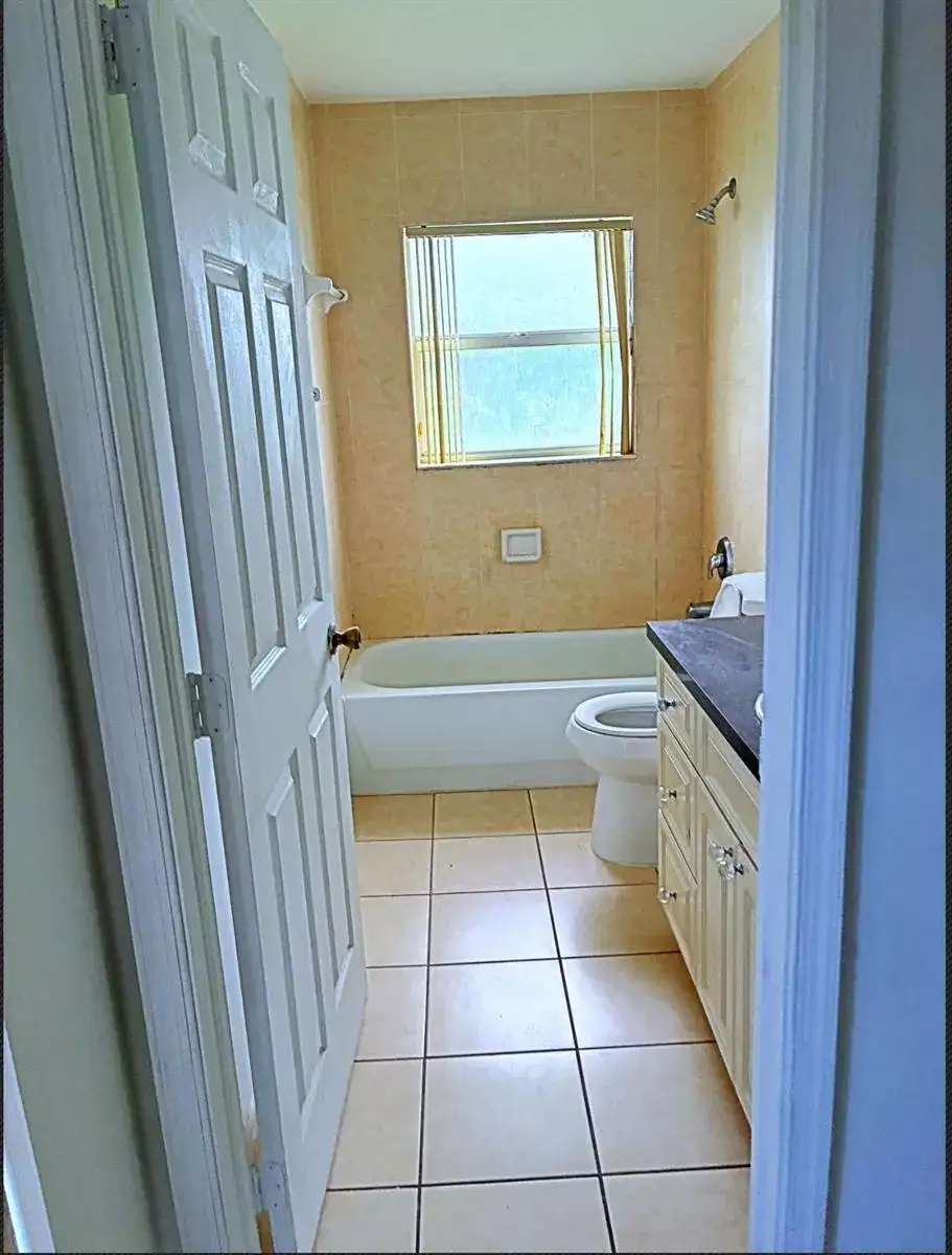 647 Latona Avenue, FL 33460 photo 5