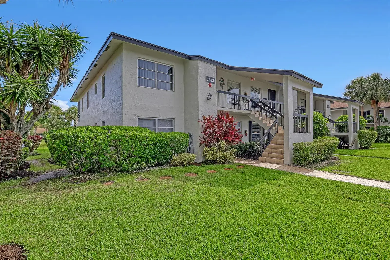 5620 Spindle Palm Court, Delray Beach FL 33484 photo 2